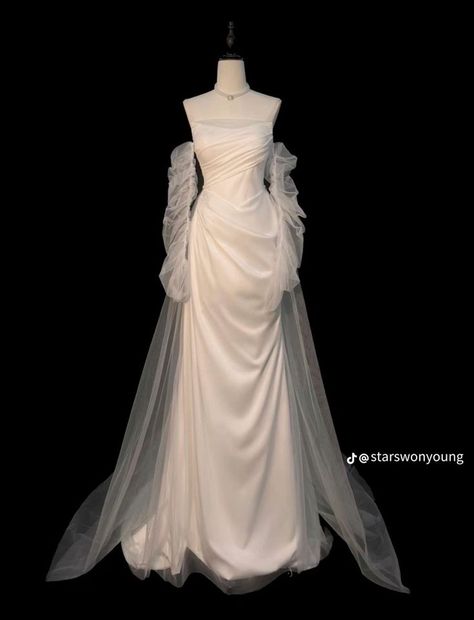 Wedding Dress Fairytale, Yule Ball Dress, Wedding Dresses Fairytale, Fairytale Wedding Dress, Wedding Dress Romantic, Romantic Wedding Dress, Prom Dress Inspo, Unique Wedding Dresses, Fairy Tale Wedding Dress