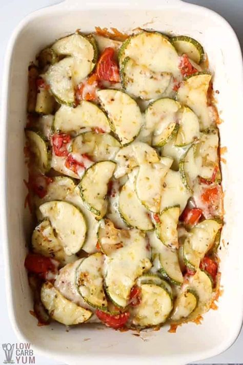 Chicken Zucchini Casserole Recipes, Chicken And Zucchini Casserole, Baked Chicken And Zucchini, Casserole With Tomatoes, Chicken Zucchini Recipes, Chicken Breast Recipes Dinners, Chicken And Zucchini, Chicken Zucchini Casserole, Low Carb Chicken Casserole