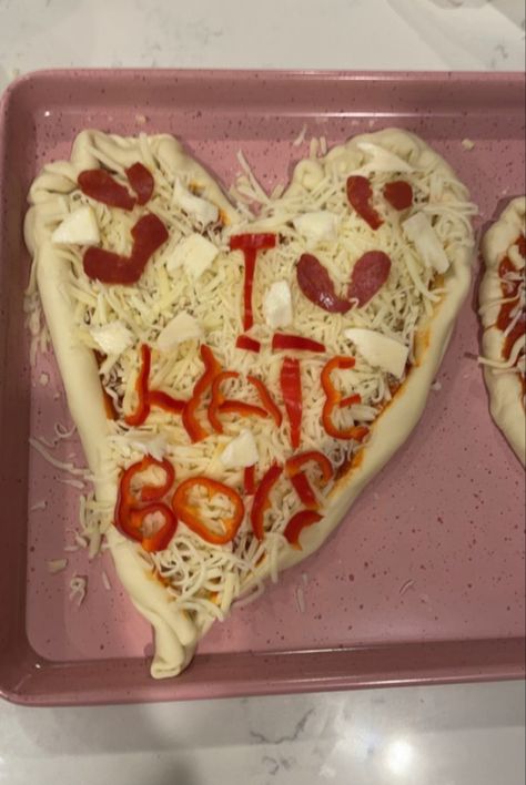 pizza galentines Galentines Pizza Night, Hate Boys, I Hate Boys, Pizza Night, Valentines Party, Party Ideas, Pizza, Diet, Valentines