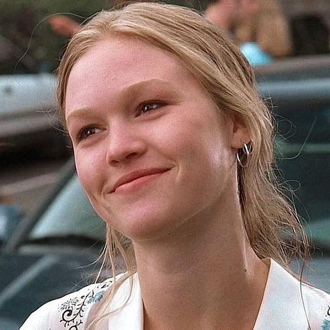 Kat Stratford, Julia Stiles, 10 Things I Hate About You, I Love Cinema, Chick Flicks, My Personality, Iconic Movies, Comfort Characters, Fav Characters