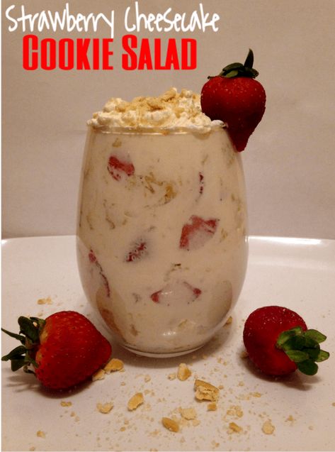 Pudding Salad, Cookie Pudding, Cookie Salad, Salad With Strawberries, Fudge Stripe Cookies, Fruit Desert, Cheesecake Cookie, Strawberry Cookie, Fancy Desserts Recipes