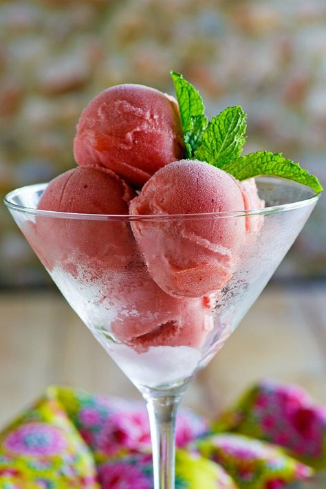 Easy Watermelon Sorbet recipe from RecipeGirl.com #watermelon #sorbet #recipe #RecipeGirl Watermelon Sorbet Recipe, Watermelon Sorbet Recipes, Strawberry Sorbet Recipe, Summer Fruit Desserts, Watermelon Sorbet, Sorbet Recipe, Sorbet Ice Cream, Strawberry Sorbet, Aol Mail