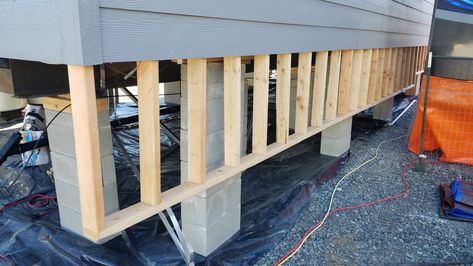 Pier And Beam House Skirting Ideas, Trailer Underpinning Ideas Diy, House On Piers Skirting, Tiny House Underpinning Ideas, Pier And Beam Foundation Skirting, Raised Foundation House Skirting, Trailer Home Skirting Ideas, Wood Skirting For Homes, Cheap Trailer Skirting Ideas