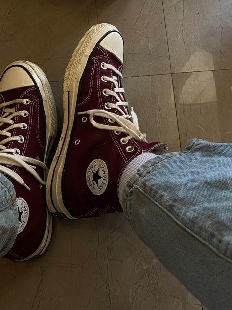 Red Converse Aesthetic, Dark Red Converse, Converse Chuck 70s, Converse Collection, Maroon Converse, Chuck 70s, Red Chucks, Converse Aesthetic, Cute Converse