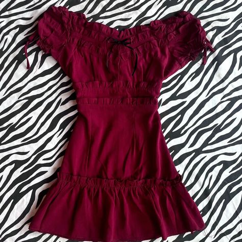 SOLD ♡⟡ red wine milkmaid babydoll top 💌 - sooo pretty! the color is gorgeous 😍😍 you won't regret getting this. match many looks. ♡ size s-m bust 80-88 zipper | length 70cm ♡ no minus, excellent condition ♡ open order Friday, 26th July 18.00 WIB ♡ how to order? check Highlight ‘hto’ ⟡ form order (name,phone number,address, transfer / co shopee +9% ⟡ turn on our notifications for updates !🎀 tags; #jualbrandymelville #fairycore #coquette #grunge #y2kfashion #pinterest #thrifthaul #jualc... Coquette Grunge, Fairycore Coquette, Thrift Haul, Open Order, Babydoll Top, Fairy Core, Y2k Fashion, Glow Up?, Red Wine