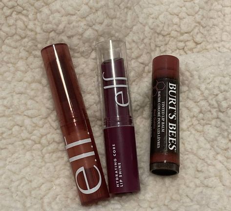 "Black Honey" Is The Lip Color Of The Moment And These Three Dupes Nail The Shade And Look Great On Everyone Swag Makeup, Smink Inspiration, Gloss À Lèvres, Gloss Labial, Makeup Aesthetic, Makeup Needs, Lip Products, Makeup Items, روتين العناية بالبشرة