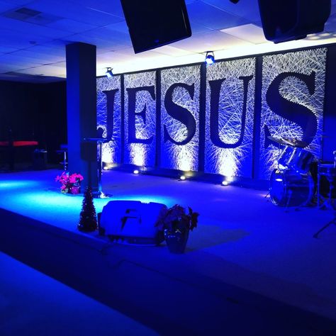 Stage Designs Ideas, Church Decorations Sanctuary, Church Backgrounds Stage Design, Modern Stage Design, Modern Church Stage Design, Christmas Church Stage Design, Simple Stage Design, Stage Design Ideas Creative, Church Decorations Ideas