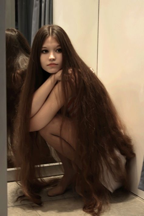 LONG HAIR.. I USED TO SIT ON MY HAIR.. NOW IT IS ONLY TO MY WAIST! Woman With Long Hair, Hair Motivation, Extremely Long Hair, Extra Long Hair, Rapunzel Hair, Long Hair Pictures, Really Long Hair, Long Brown Hair, Super Long Hair