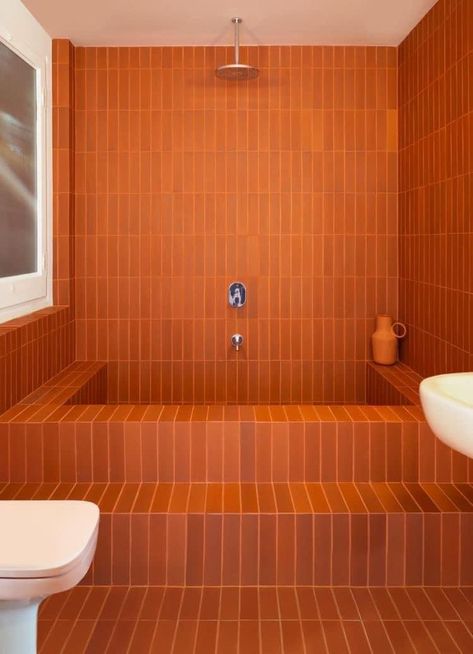 Japanese Tiles Bathroom, 70s Bathroom, Ancient Sumer, Japanese Tile, Tiled Bathroom, 70s House, Orange Bathroom, Crazy Color, Orange Bathrooms