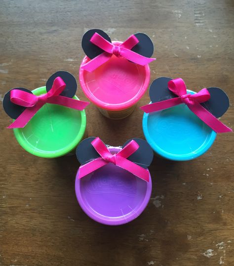 Dollar DIY Birthday Party Favors – Minnie Mouse and Knights – Our Little Ways Diy Birthday Party Favors, Minnie Mouse Party Favor, Mouse Diy, Dollar Diy, Twodles Birthday, Minnie Mouse Birthday Party Decorations, Minnie Mouse First Birthday, Minnie Mouse Invitations, Minnie Y Mickey Mouse