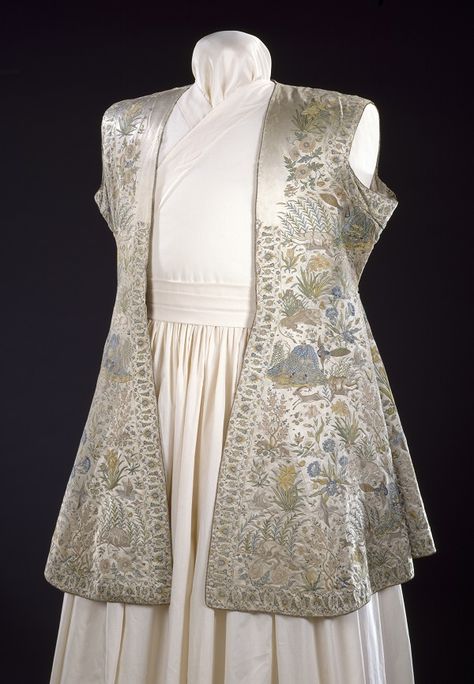 The V&A’s Mughal embroidered coat  is well known as one of the finest surviving examples of Indian court dress, and has been frequently displayed and published since the Museum acquired it in 1947. But in spite of its superb quality, the coat was rejected for acquisition by V&A curators not once, but twice. Indian Courts, Hunt Coat, Mughal Empire, Embroidered Coat, Court Dresses, Victoria And Albert, Victoria And Albert Museum, Historical Fashion, Embroidered Silk