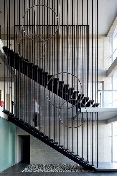 www.inter-lux.com Modern Stair Railing, Contemporary Stairs, Diy Staircase, Escalier Design, Stair Railing Design, Stairs Architecture, Staircase Decor, Lan Can, Modern Stairs