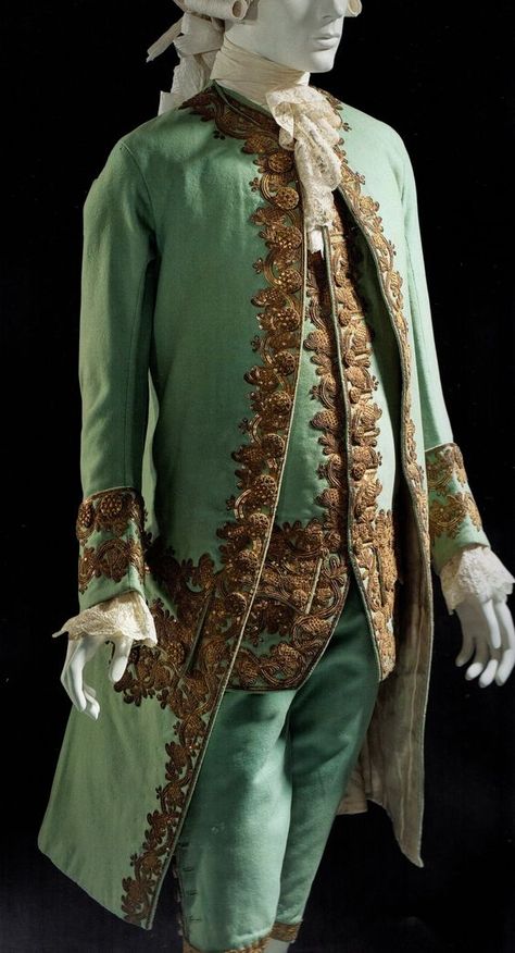 18th Century Mens Fashion, Rococo Fashion, 18th Century Costume, 18th Century Clothing, Metallic Embroidery, French Rococo, 18th Century Fashion, Period Outfit, Century Clothing