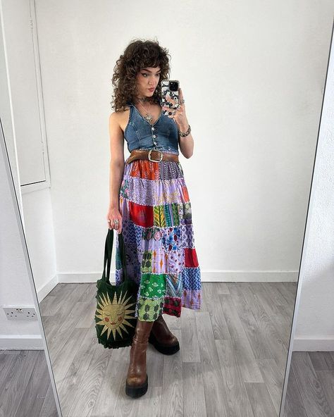 Sophie Seddon (@sophie.seddon) • Instagram photos and videos Arthoe Aesthetic Outfit, Sophie Seddon, Eclectic Fashion Style, Venus Fashion, Gender Neutral Clothes, Fashion Forever, Thrift Fashion, Eclectic Fashion, Edgy Outfits