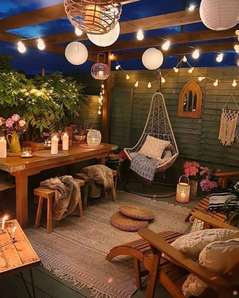 Terasse Ideas, Ruang Tamu Outdoor, Design Per Patio, Bohemian Patio, Terrace Decor, Boho Garden, Patio Shade, Outdoor Room, Festoon Lighting