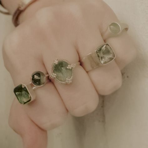 Olgierd Von Everec, Yennefer Of Vengerberg, Dark Green Aesthetic, Hogwarts Aesthetic, Slytherin Aesthetic, Harry Potter Aesthetic, Dope Jewelry, Jewelry Inspo, Green Aesthetic