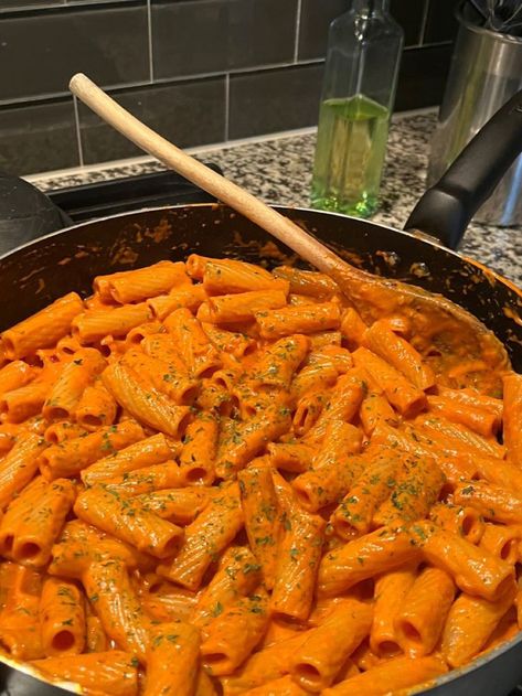 Tasty Looking Food, Tomato Pasta Aesthetic, Cooking Pasta Aesthetic, Lasagne Aesthetic, Pasta Pictures, Pasta Aesthetic, Food Savoury, Foods Ideas, Yummy Pasta