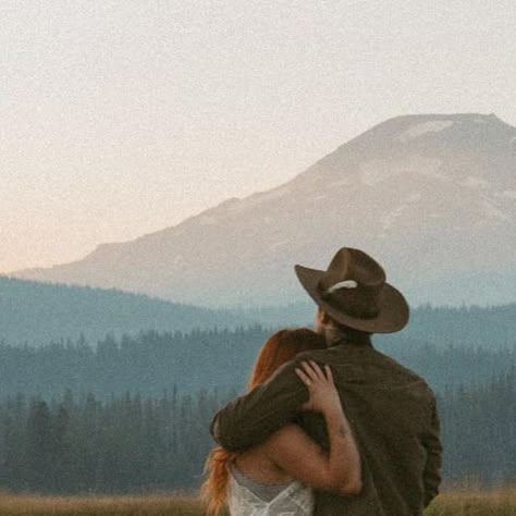 Long Live Cowboys on Instagram: "🤎 📸 @dawn_photo  #longlivecowboys #longlivecowgirls" Country Life Aesthetic Couple, Ranch Couple Aesthetic, Western Romance Aesthetic, Wild Love Aesthetic, Country Romance Aesthetic, Cowboy Romance Aesthetic, Cowboy Couple Aesthetic, Ig Carousel, Western Couples