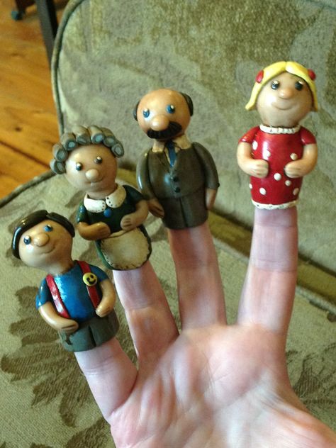 Polymer clay finger puppets by Lydia Quayle Puppet Theaters, Puppet Making, Puppet Theater, Art Theme, Felting Tutorials, Papel Mache, Book Art Diy, Finger Puppets, Ceramic Design