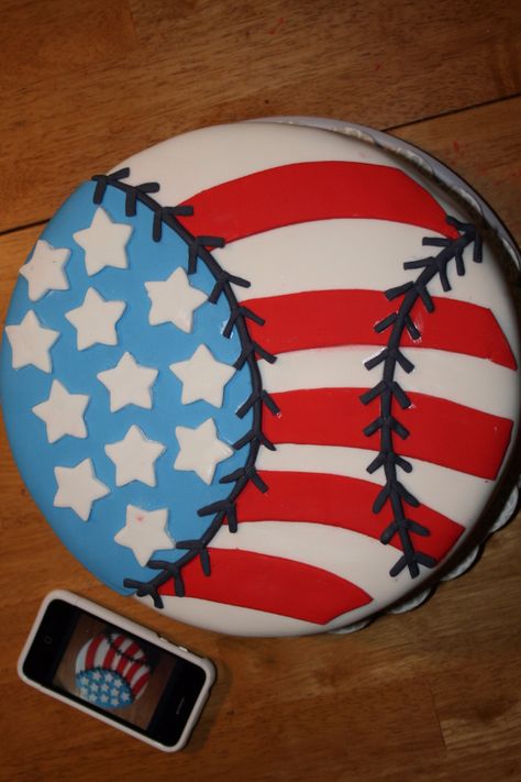 55 Adorable Treats Decorating Ideas for Labor Day Family Holiday 4th Of July Cake Decorating, Patriotic Cake, Patriotic Cookies, Fourth Of July Cakes, 3 Layer Cakes, Baseball Cake, 4th Of July Cake, Sport Cakes, Baseball Birthday Party