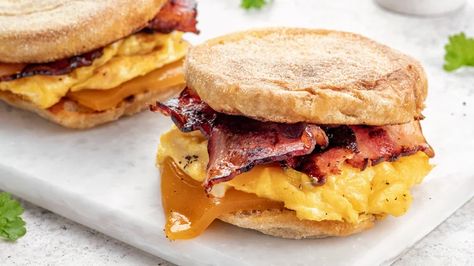 13 Things You Probably Never Thought To Do With English Muffins English Muffins Sandwich, Sandwich Hacks, Best Breakfast Sandwich, English Muffin Recipes, Sausage Patty, English Muffins, Egg Sandwiches, Breakfast Sandwiches, Breakfast Options