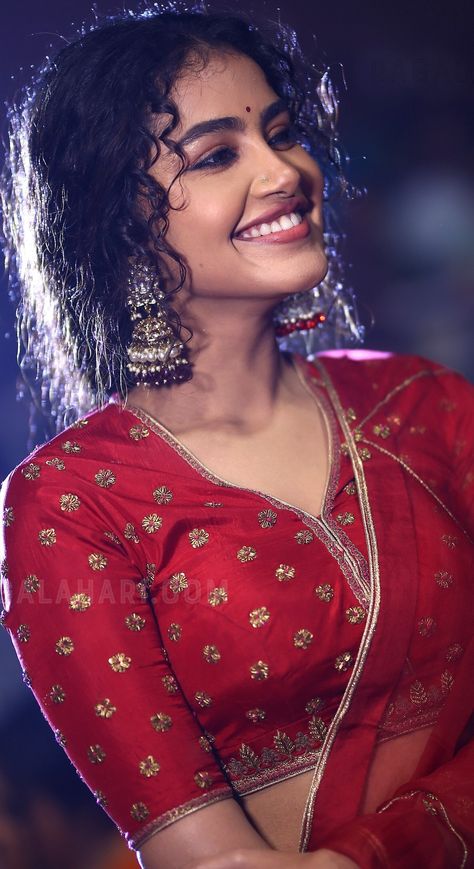 Anupama Parameswaran Hd Images 4k, Anupama Parameswaran Hd Images, Prabhas Actor, Allu Arjun Hairstyle, Infinite Art, Actress Hairstyles, Anupama Parameswaran, Hand Photo, Indian Woman