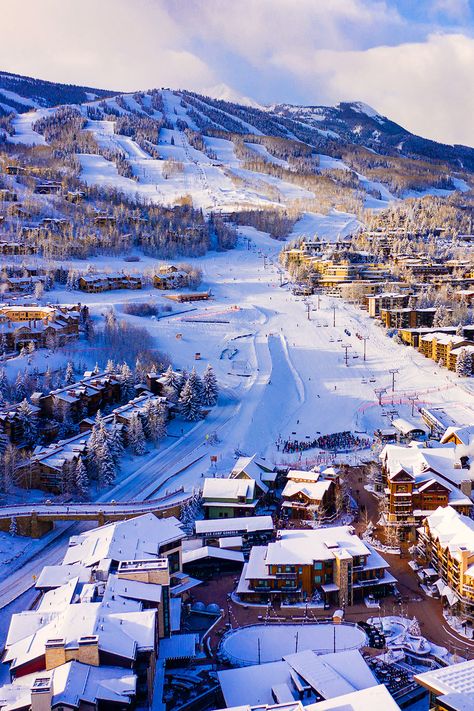 Skiing Artwork, Aspen Snow, Aspen Winter, Aspen Ski, Aspen Snowmass, Ski Culture, Aspen Colorado, Ski Season, Snow Mountain