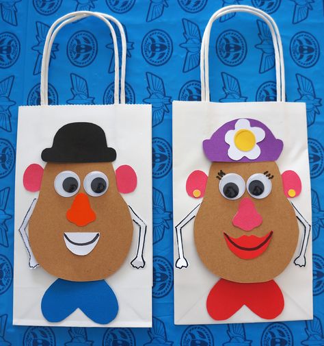 Mr and Mrs Potato Head Craft Mr Potato Head Craft, Potato Head Craft, Mr Potato Head Party, Toy Story Birthday Games, Mr And Mrs Potato Head, Disney Crafts For Kids, Toy Story Crafts, Mrs Potato Head, Paper Bag Puppets