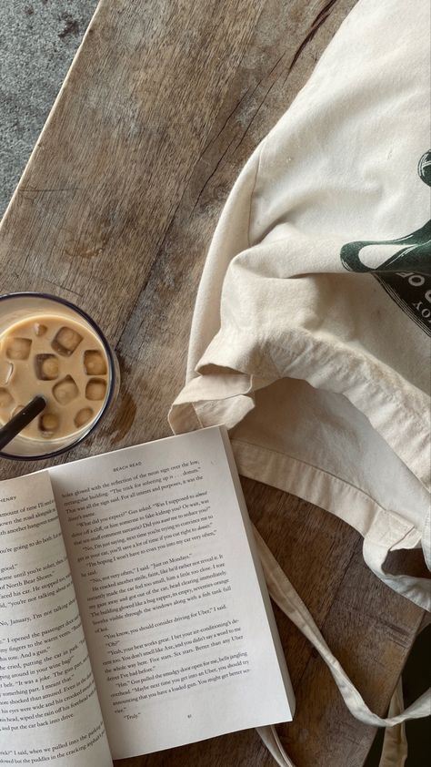 Book And Coffee, Reading Motivation, Bookstagram Inspiration, Coffee Shop Aesthetic, Coffee Obsession, Book Instagram, Coffee Pictures, Aesthetic Coffee, Lukisan Cat Air