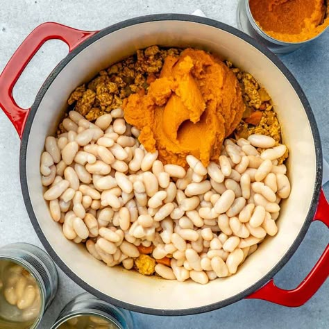 Homemade White Bean Pumpkin Chili | Healthy Fitness Meals Butternut Squash White Bean Chili, White Bean Pumpkin Chili, White Pumpkin Chili, White Bean Pumpkin Chicken Chili, Pumpkin And White Bean Soup, Protein Filled Lunch Ideas, White Bean Dishes, Pumpkin And Bean Soup, Rp Strength Meals