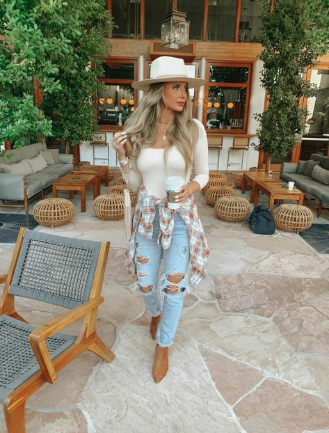 Napa Outfit Spring, Summer Wineries Outfit, Napa Outfit, Winery Outfit Summer, Vineyard Outfit, Brunch Outfit Summer, Brunch Outfits Fall, Tennessee Outfits, Brunch Outfit Winter