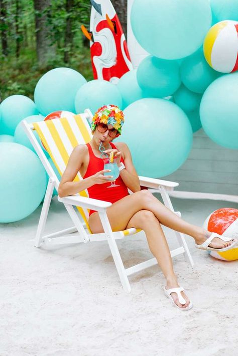 Retro Pool Parties, Kids Beach Party, Fun Chair, Summer Party Ideas, Swimwear Photoshoot, Pool Birthday, Teen Summer, Summer Fun List, Pool Birthday Party