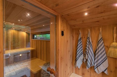 The interior of a bespoke, electric-fired, outdoor sauna, handamde in the UK by Heartwood Saunas and complete with changing room, for a client's garden in Kent. Outdoor Sauna With Changing Room, Sauna Change Room Ideas, Sauna Changing Room, Spa Changing Room, Cotswold Extension, Sauna Inspiration, Edinburgh House, Garden Sauna, Mobile Sauna