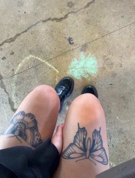 People With Tattoos, Handpoke Tattoo, Moth Tattoo, Knee Tattoo, Jewelry Tattoo, 1 Tattoo, Dainty Tattoos, Dream Tattoos, Dope Tattoos