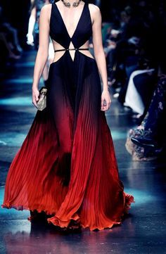 Flame Inspired Dress, Mode Glamour, Night Court, Couture Mode, Gorgeous Gowns, Fantasy Fashion, Fall 2015, Beautiful Gowns, Roberto Cavalli