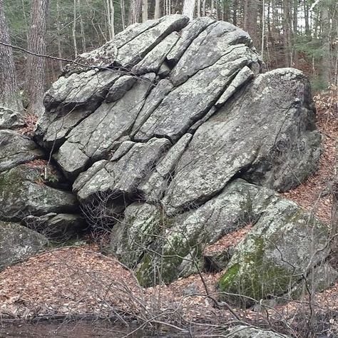 Stacked Rock Wall, Rocks In Nature, Rock Reference Photo, Rocks Reference, Rock Reference, Rock Boulder, Caillou Roche, Rocks Photography, Sharp Rocks