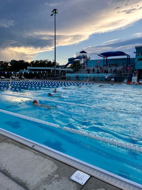 Swimmer Girl, School Romance, Swimming Motivation, High School Romance, I Love Swimming, Swimmers Life, Swimming Classes, Swim Life, Never Back Down