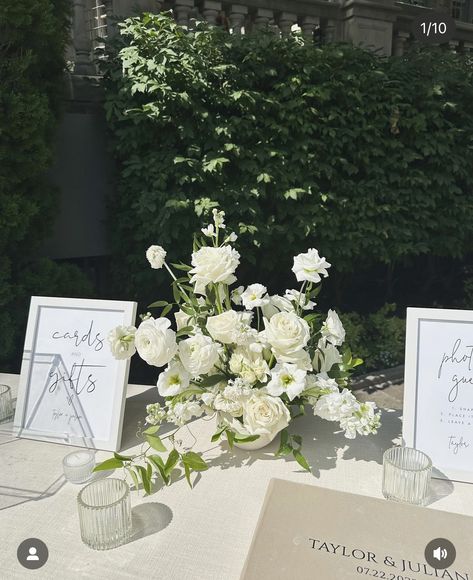 White Florals Wedding, Green And White Wedding Flowers, Bridal Era, Classic Southern Wedding, Total White, Wedding Table Flowers, June Wedding, Aesthetic Decor, White Wedding Flowers