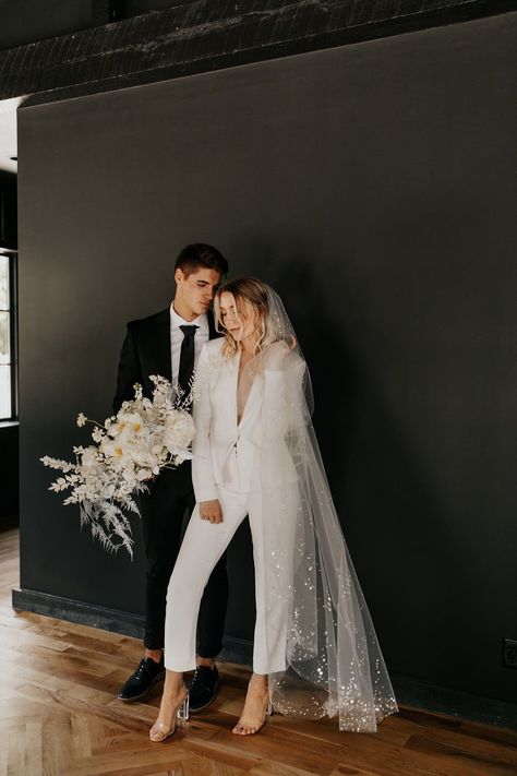 White Bridal Pant Suit, Courthouse Wedding Suit Brides, White Suit Bride, Bride Suit Wedding, Wedding Suit For Bride, Wedding Suit Bride, Wedding Bridal Suit, Civil Wedding Ideas, White Bridal Suit