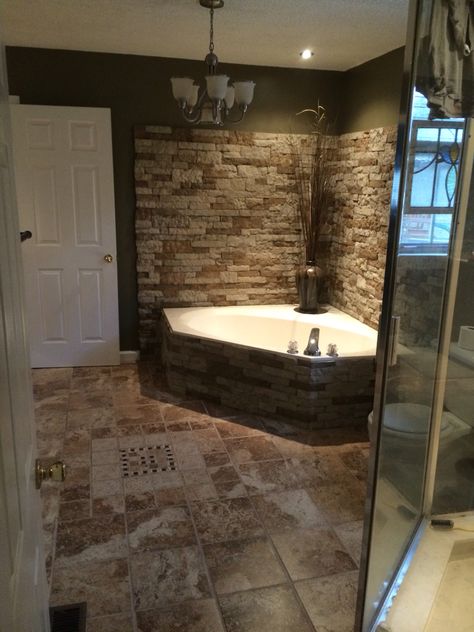 Surrounded my garden tub with airstone. Turned out great! Mobile Home Bathrooms, Remodel Mobile Home, Mobile Home Bathroom, Tub Remodel, Manufactured Home Remodel, Remodeling Mobile Homes, Garden Tub, Mobil Home, Stone Walls