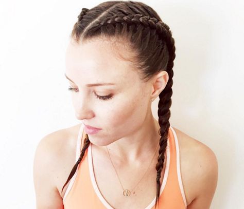 Looking for a new workout hairstyle? Follow our how-to guide for the boxer braid as seen on Hannah Bronfman and Shanina Shaik Mma Hairstyles, Basic Hairstyles, Medium Hair Braids, Braids Pictures, Boxer Braids, Braid Inspiration, Workout Hairstyles, Braided Ponytail Hairstyles, Beautiful Braids