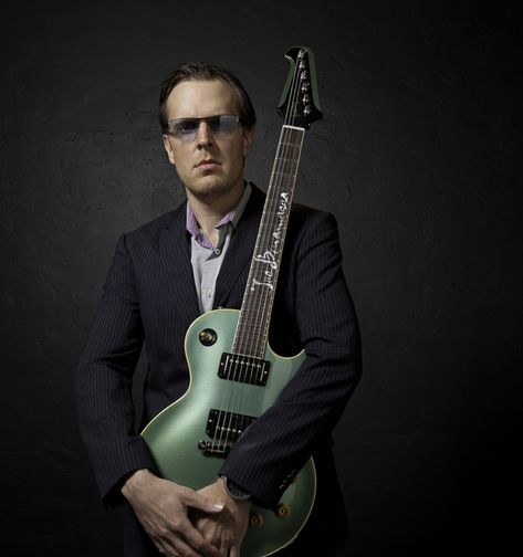 Collateral Beauty, Joe Bonamassa, Guitar Photos, Blues Musicians, Blues Artists, Jazz Guitar, Rhythm And Blues, Jazz Blues, Guitar Hero