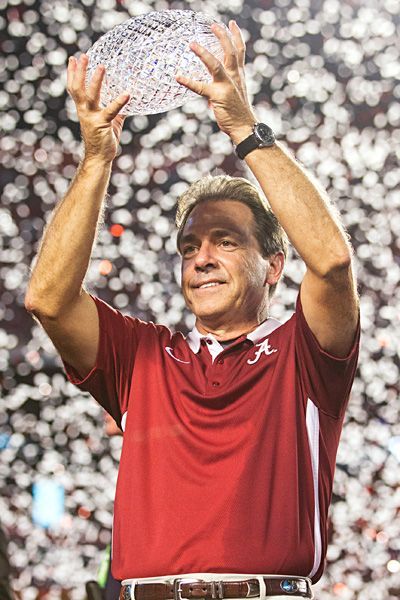 Nick Saban holds Alabama's 3rd Crystal Ball!!! Alabama Football Team, Alabama Football Roll Tide, Bama Girl, Sec Football, Bama Football, Nick Saban, Alabama Crimson Tide Football, College Football Teams, Crimson Tide Football