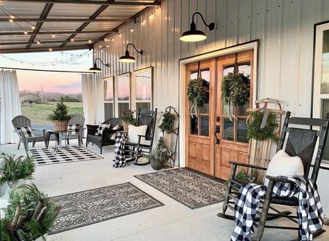 Farmhouse Fanatics on Instagram: “If this isn’t #porchgoals then I don’t know what is!! 😍🔥 Did you know that @hickorynutfarmbarndominium has 1780 square feet of covered…” Barndo Porch, Porch Life, Spring Porch Decor, Rustic Patio, Wooden Patios, Front Patio, Front Porch Decorating, Barn Style House, Patio Spaces