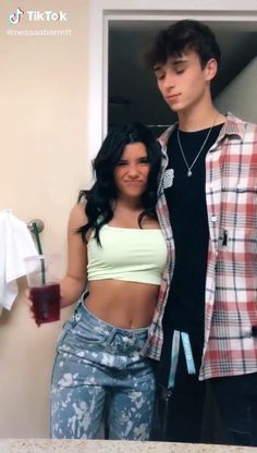 Nessa Barrett Josh Richards, Tik Tok Videos Couples, Josh And Nessa Tik Tok Videos, Josh Richards And Nessa Barrett, Nessa Barrett And Josh Richards, Cute Couple Tik Tok Videos, Nessa And Josh, Josh And Nessa, Couple Tik Tok Videos