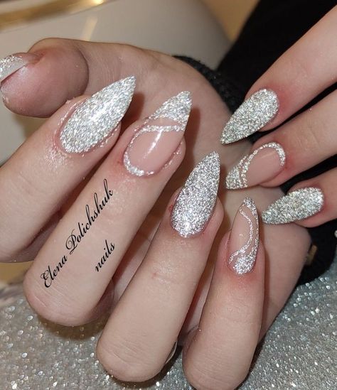 White Christmas Nail Designs, Prom Nails Silver, Silver Nail Designs, Silver Glitter Nails, Nagellack Trends, White And Silver Nails, Wedding Nails Glitter, Formal Nails, Glittery Nails