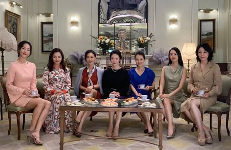 Decoding the Chinese Tai-tai Style Chinese Old Money, Chanel Tweed Jacket, Popular Tv Shows, Hermes Kelly 28, Kelly Bag, In The Spotlight, Good Wife, High Society, Chinese New Year