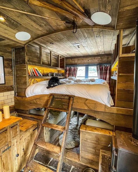 Spectacular Truck Conversion Features Bed Dropping Down From Ceiling and a Bathtub Hidden Under the Floor - Living in a shoebox Truck Conversion, Reading Loft, Cozy Attic, Jacuzzi Bath, Electric Underfloor Heating, Attic Apartment, Van Home, Tiny Cabin, Living Room Flooring