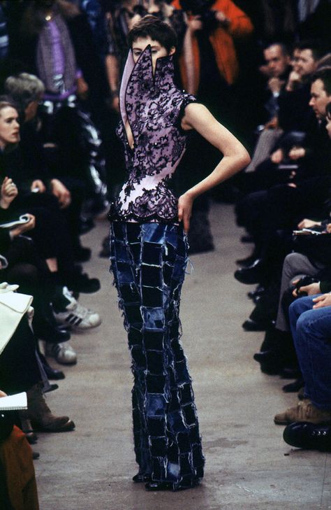 McQueen's Dante collection, Fall/Winter 1996 Alexander Mcqueen 90s, Alexander Mcqueen Runway, Alexander Mcqueen Dresses, Runway Fashion Couture, Alexander Mcqueen Fashion, Mcqueen Fashion, Style Icon, Couture Fashion, 90s Fashion