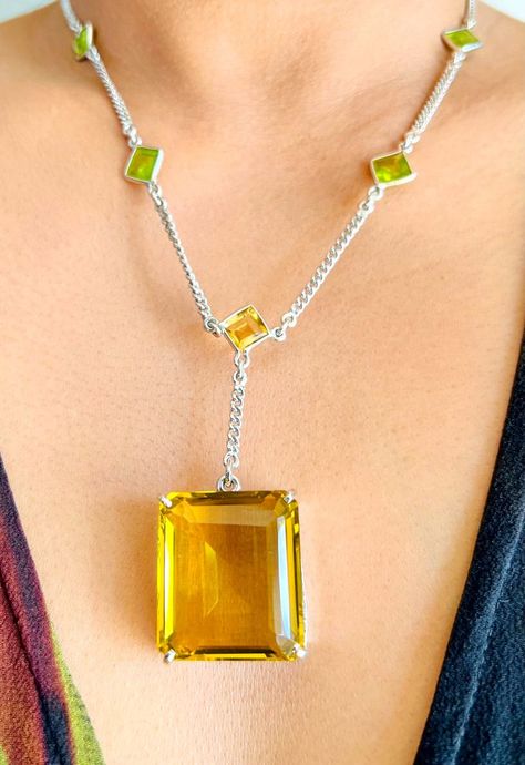 Citrine Choker 89 CTS VVS Lariat Necklace, Large Octagon Cut Yellow Citrine & Square Cut Peridot Necklace, 47cm (18.5 inches) Chain Length Gemstones Necklaces, Peridot Color, Peridot Necklace, Citrine Pendant, Citrine Necklace, Length Necklace, Silver Choker, Yellow Citrine, Citrine Stone